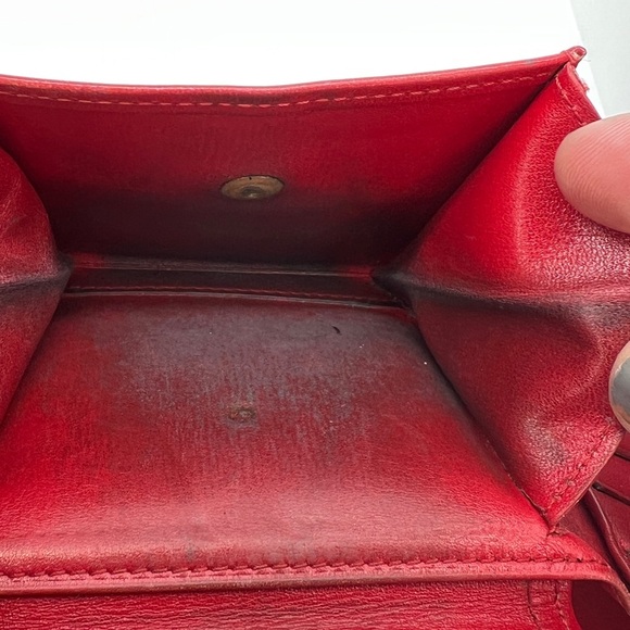 LOUIS VUITTON Bi-fold Epi Wallet - Picture 11 of 13